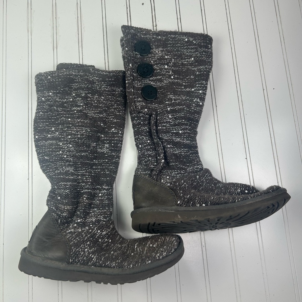 UGG Women’s Gray Knit Boots with Button Detail – Size 7 - Picture 2 of 9